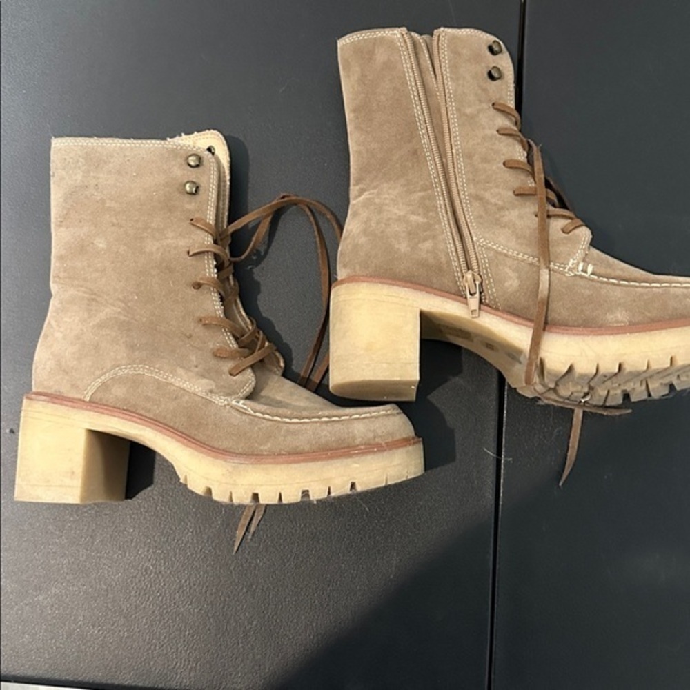 Tan Suedelike Lace-Up / zip up Ankle combat Boots size 6.5 - Picture 1 of 7